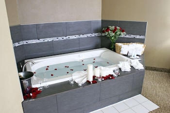 Suite, 1 King Bed, Non Smoking