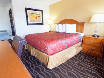 Standard Room, 1 Queen Bed, Non Smoking