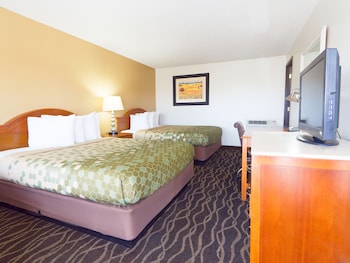 Standard Room, 2 Queen Beds, Non Smoking