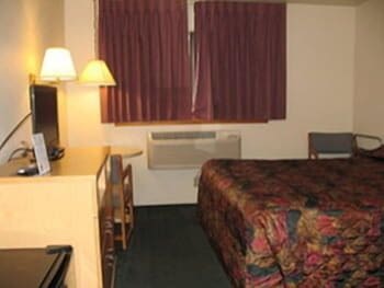 Standard Room, 1 Queen Bed, Smoking