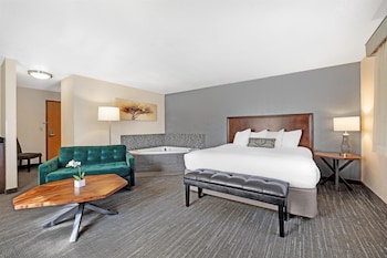 Suite, 1 King Bed, Non Smoking, Jetted Tub