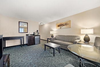 Suite, 2 Queen Beds, Non Smoking, Balcony