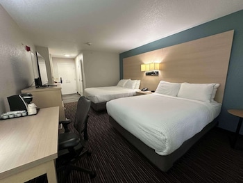 Standard Room, 2 Queen Beds, Non Smoking