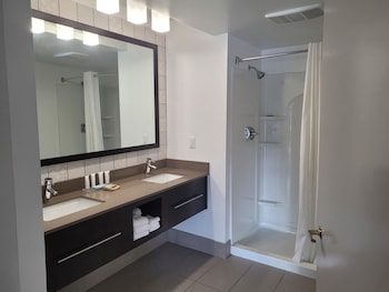 Suite, 1 King Bed with Sofa bed, Non Smoking, Jetted Tub