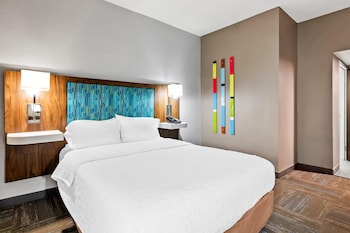 One Queen Bed, Non-Smoking, Accessible