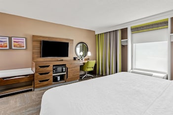 One King Bed Large Room, Nonsmoking