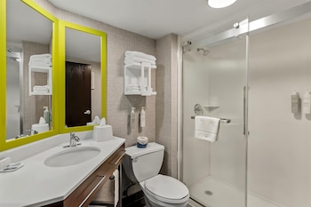 One king bed nonsmoking