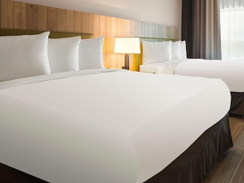 Room, 2 Queen Beds, Accessible, Non Smoking