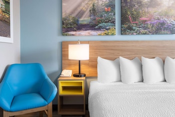 Business Room, 1 King Bed, Non Smoking