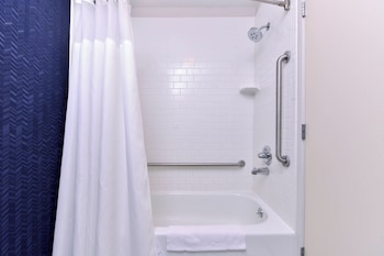Room, 2 Queen Beds, Hearing Accessible