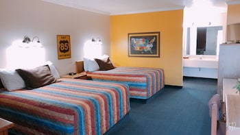 Deluxe Room, 2 Queen Beds, Non Smoking, Refrigerator & Microwave