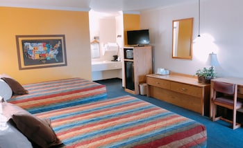 Deluxe Room, 2 Queen Beds, Non Smoking, Refrigerator & Microwave