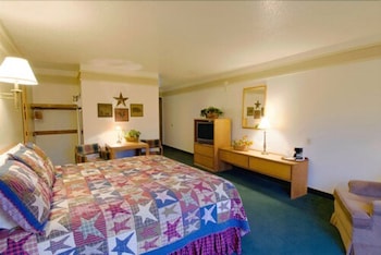 Standard Room, 1 King Bed, Accessible, Non Smoking