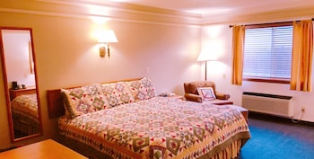 Standard Room, 1 King Bed, Accessible, Non Smoking