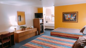 Deluxe Room, 2 Queen Beds, Non Smoking, Refrigerator & Microwave