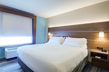 Standard Room, 2 Queen Beds, Accessible Bathtub