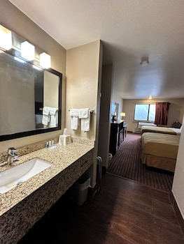 Room, 2 Queen Beds, Non Smoking