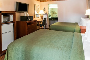 Room, 2 Queen Beds, Accessible, Non Smoking