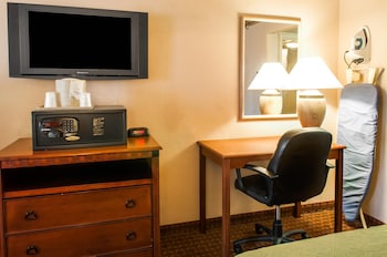 Room, 2 Queen Beds, Accessible, Non Smoking