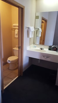 Standard Room, 1 King Bed, Accessible, Non Smoking