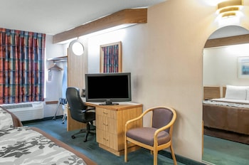 Standard Room, 2 Queen Beds, Non Smoking