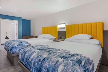Suite, 2 Queen Beds, Accessible, Non Smoking (Pet Friendly)