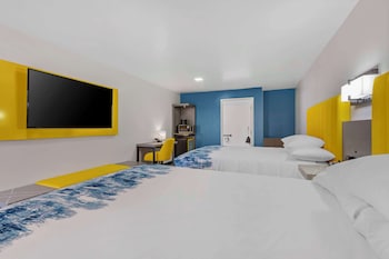 Suite, 2 Queen Beds, Accessible, Non Smoking (Pet Friendly)