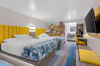 Suite, 2 Queen Beds, Non Smoking (Pet Friendly;with Sofabed)