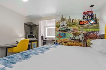 Suite, 1 King Bed, Non Smoking (Pet Friendly;with Sofabed)