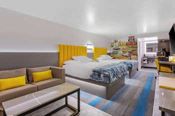 Suite, 2 Queen Beds, Non Smoking (Pet Friendly;with Sofabed)