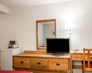 Standard Room, 2 Queen Beds, Non Smoking