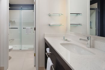 Suite, 1 Bedroom (Hearing Accessible)