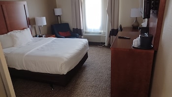 Room, 1 Queen Bed, Accessible, Non Smoking (Hearing, Mobility Roll-In Shower)