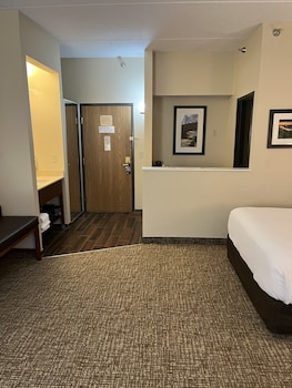 Room, 1 Queen Bed, Accessible, Non Smoking (Mobility/Hearing, Bathtub w/Grab Bars)