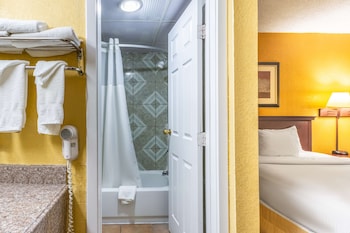 Room, 2 Queen Beds, Non Smoking