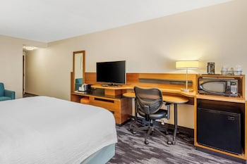 Room, 2 Double Beds (Mobility/Hearing Access, Roll-in Shwr)