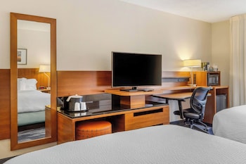 Room, 2 Double Beds (Mobility/Hearing Access, Roll-in Shwr)