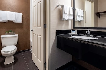 Room, 2 Double Beds (Mobility/Hearing Access, Roll-in Shwr)