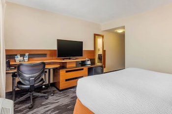 Room, 1 Queen Bed (Mobility Accessible, Tub)