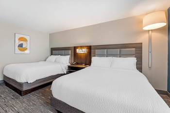Standard Room, 2 Queen Beds (Mobility, Roll-In Shower)