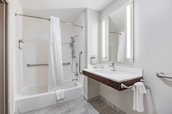 Standard Room, 2 Queen Beds (Mobility, Accessible Tub)