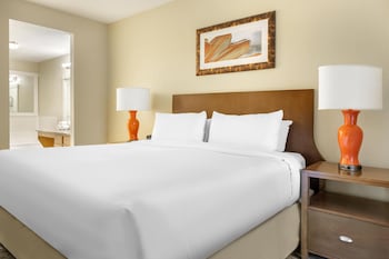 1 BEDROOM 1 KING DELUXE SUITE HEARING ACCESS