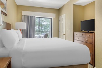 1 BEDROOM 1 KING DELUXE SUITE HEARING ACCESS