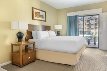2 BEDROOM 1 KING 1 QUEEN SUITE WITH KITCHEN