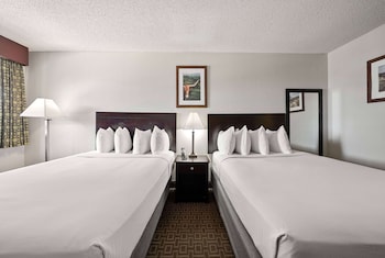 Room, 2 Queen Beds, Non Smoking
