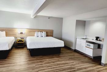 Executive Suite, 2 Bedrooms, Non Smoking (2 King Beds)