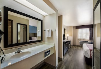 Suite, 1 King Bed with Sofa bed, Non Smoking (2 Person Sofa Bed)