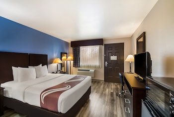 Standard Room, 1 Queen Bed, Non Smoking
