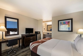 Standard Room, 1 Queen Bed, Non Smoking