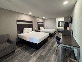 Deluxe Room, 2 Queen Beds, Smoking, Refrigerator & Microwave